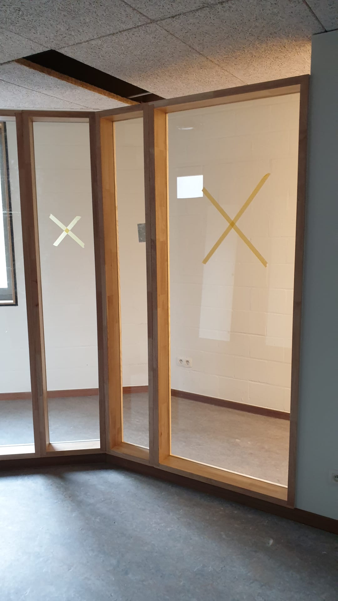 Binnendeuren, gyprocwerken plaatsing meubilair CAW Hasselt - Vrago Interieur